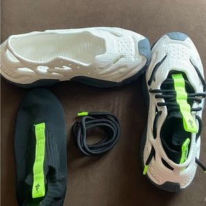 Sia collective Oreo vulture foams